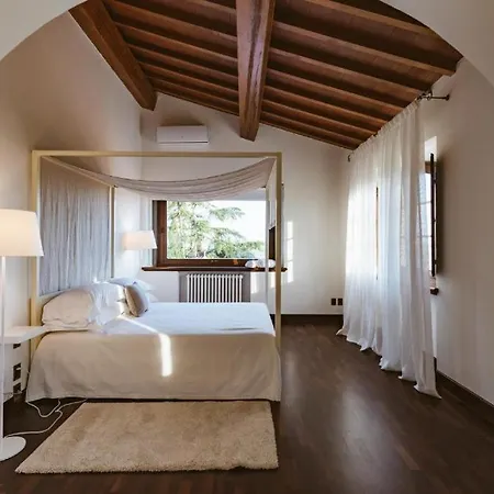 Villa With Private Pool In Vinci - What'app - 0049-1521-4658-810 - For Reservations!