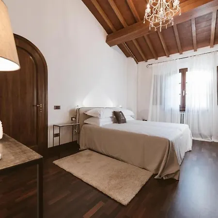 With Private Pool In Vinci - What'app - 0049-1521-4658-810 - For Reservations! Villa Limite