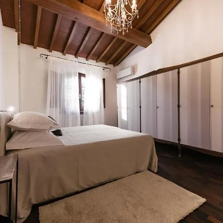 With Private Pool In Vinci - What'app - 0049-1521-4658-810 - For Reservations! Villa *