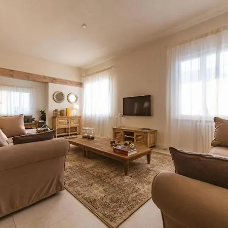 With Private Pool In Vinci - What'app - 0049-1521-4658-810 - For Reservations! * Limite